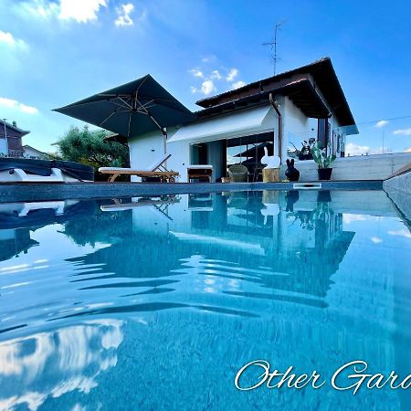 Other Garden - Luxury Bed And Breakfast Rho Bagian luar foto