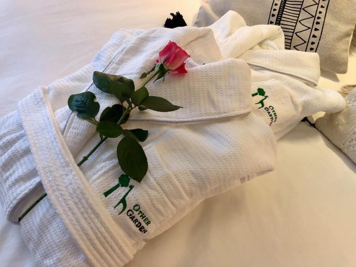 Other Garden - Luxury Bed And Breakfast Rho Bagian luar foto