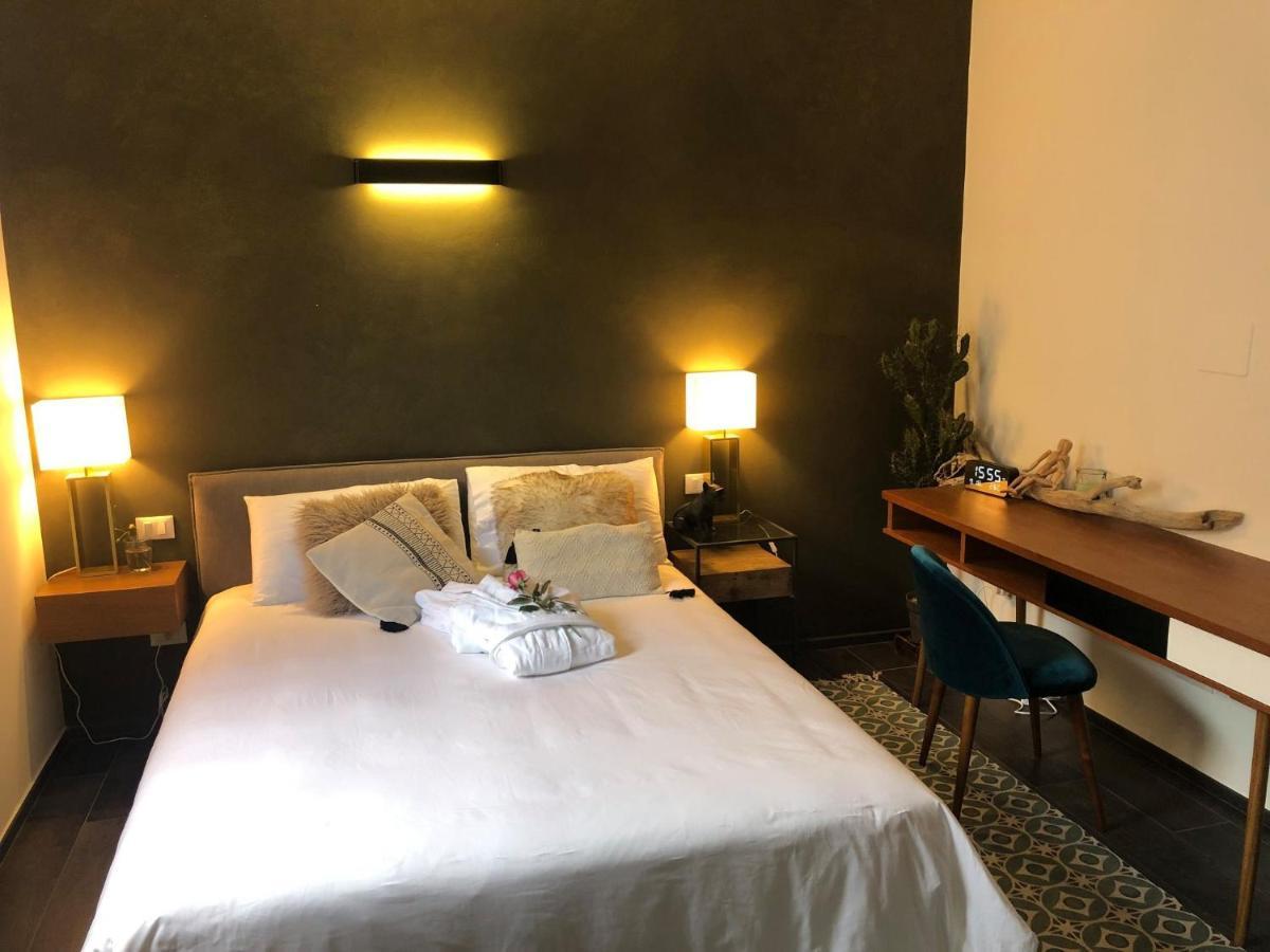 Other Garden - Luxury Bed And Breakfast Rho Bagian luar foto